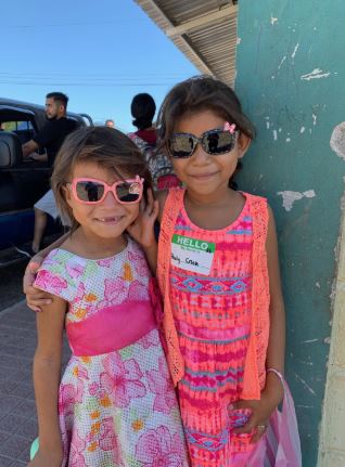 Honduran children with sunglasses